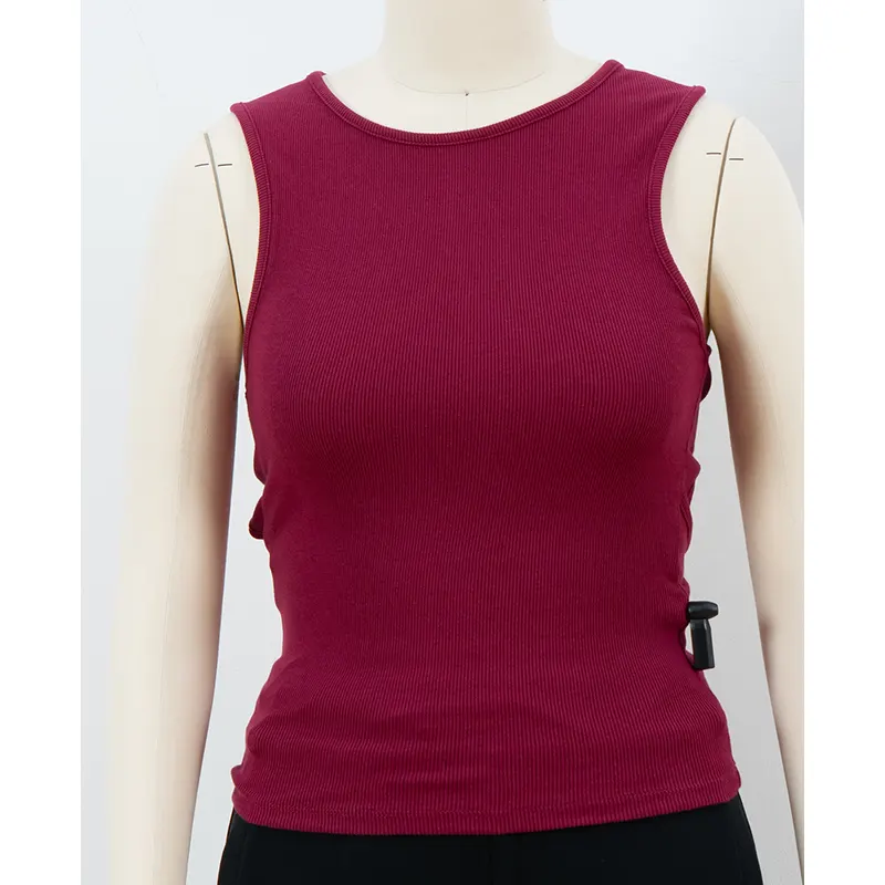 Prążkowany tank top z wysokim dekoltem i kanciastymi wycięciami na plecach